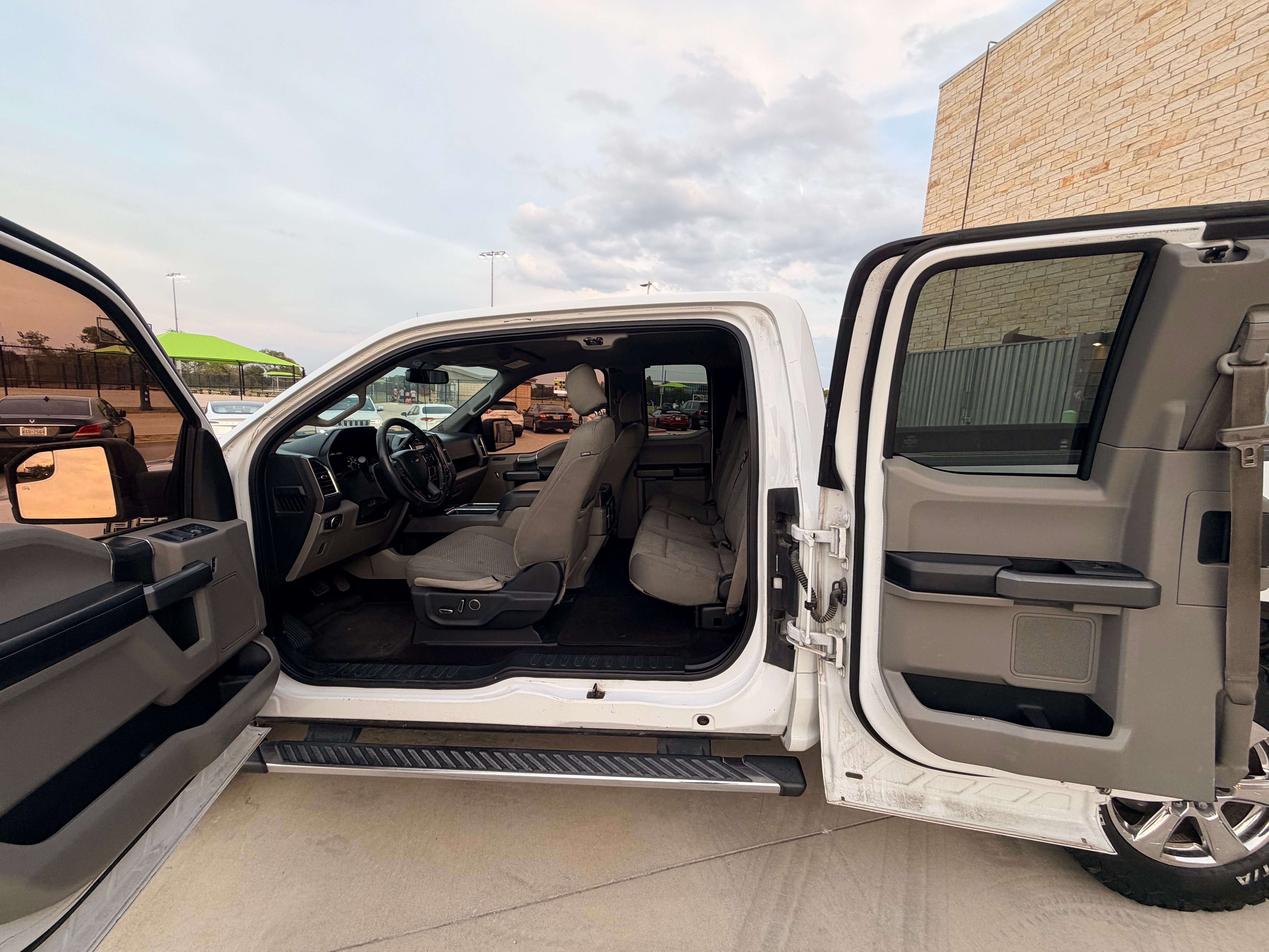 Used 2015 Ford F150 XLT w/ Equipment Group 302A Luxury RWD image 11