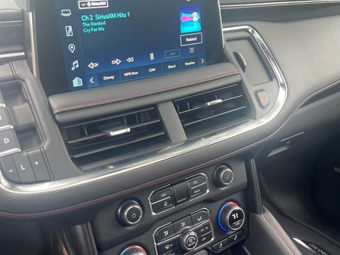 Used 2024 Chevrolet Suburban RST w/ Luxury Package image 12