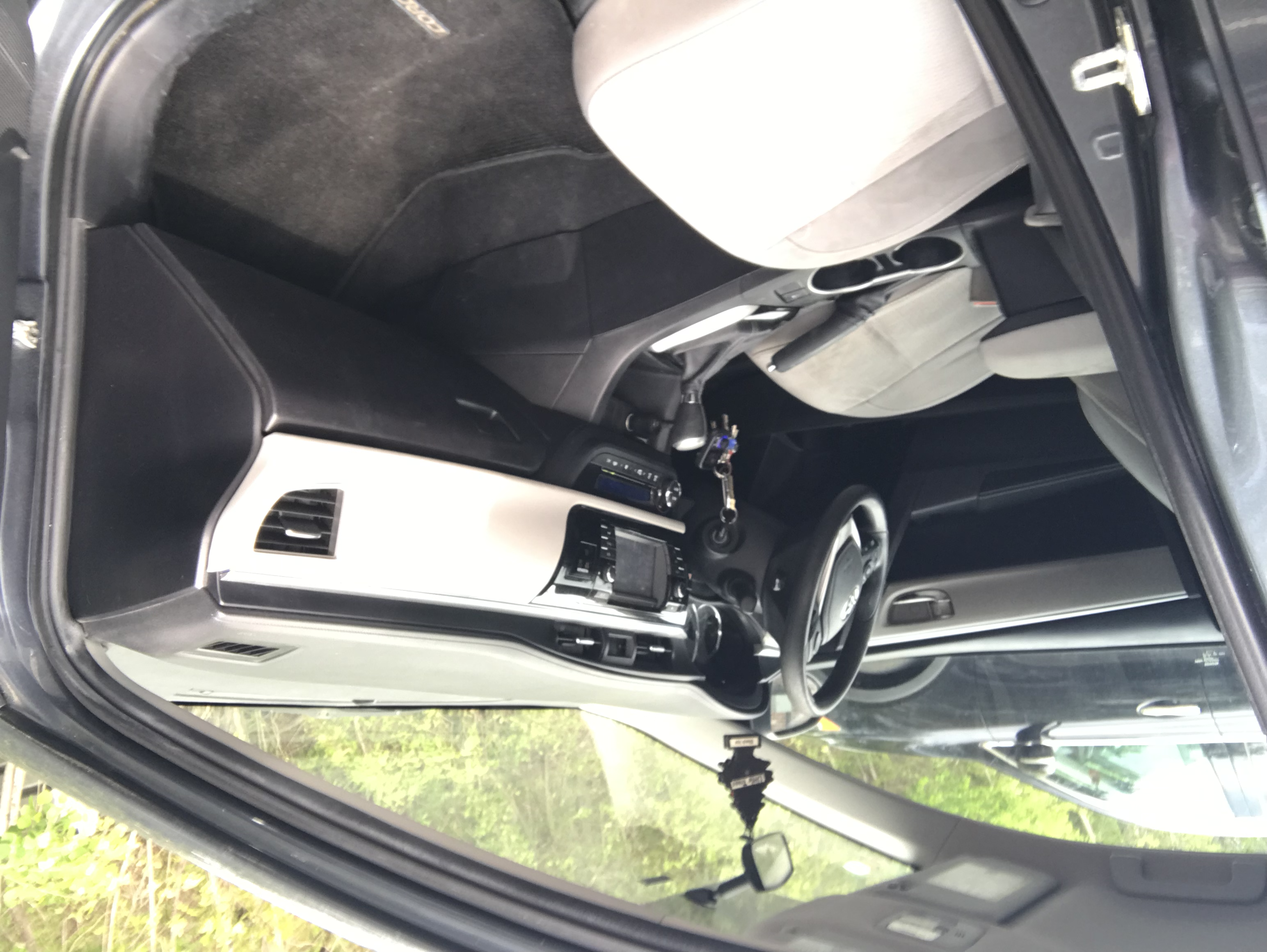 Used 2015 Toyota Corolla LE FWD image 6