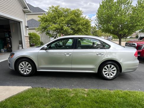 Used 2013 Volkswagen Passat 2.5 S FWD image 2