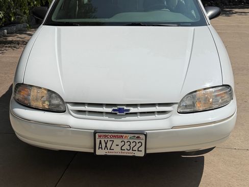 Used 1999 Chevrolet Lumina w/ Preferred Equipment Group FWD image 8