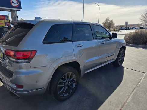 Used 2018 Jeep Grand Cherokee Overland image 1
