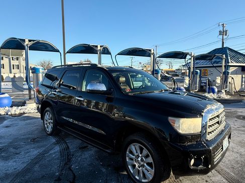 Used 2012 Toyota Sequoia Platinum image 8