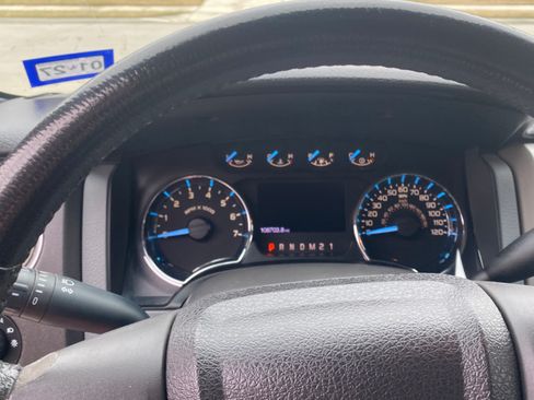 Used 2012 Ford F150 XLT w/ XLT Chrome Pkg image 4