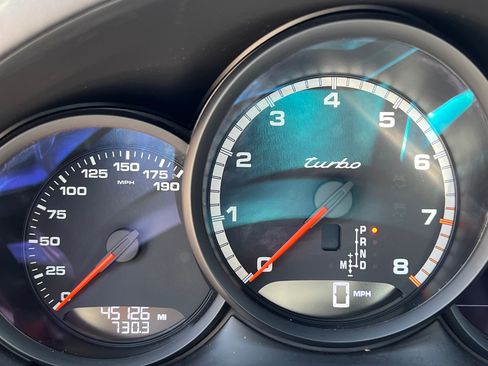 Used 2018 Porsche Macan Turbo image 19