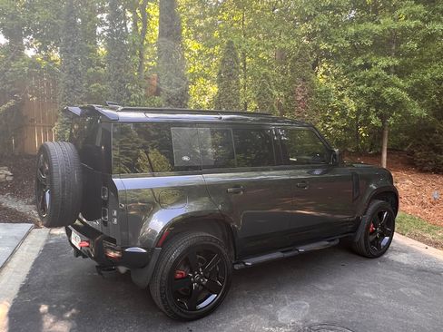 Used 2021 Land Rover Defender 110 X image 4