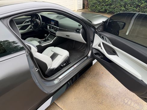 Used 2021 BMW M4 Coupe w/ M Carbon Exterior Package RWD image 25