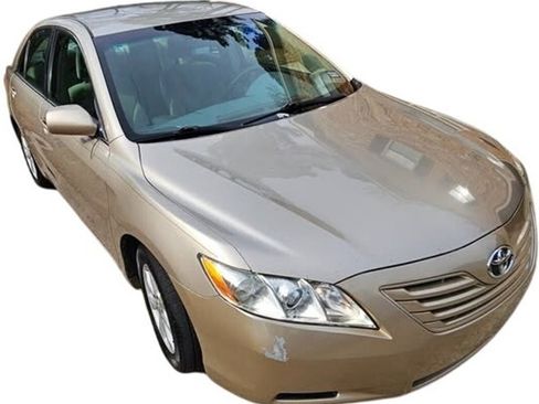Used 2009 Toyota Camry LE image 1