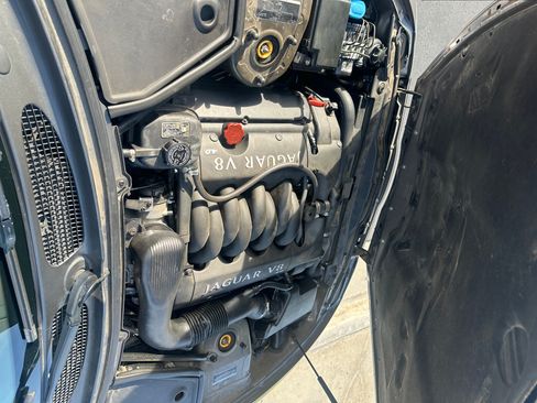 Used 2001 Jaguar XK8 Convertible image 15