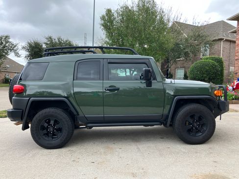 Used 2011 Toyota FJ Cruiser 4WD w/ Trail Teams Special Edition image 8