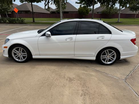 Used 2014 Mercedes-Benz C 250 Sedan image 5