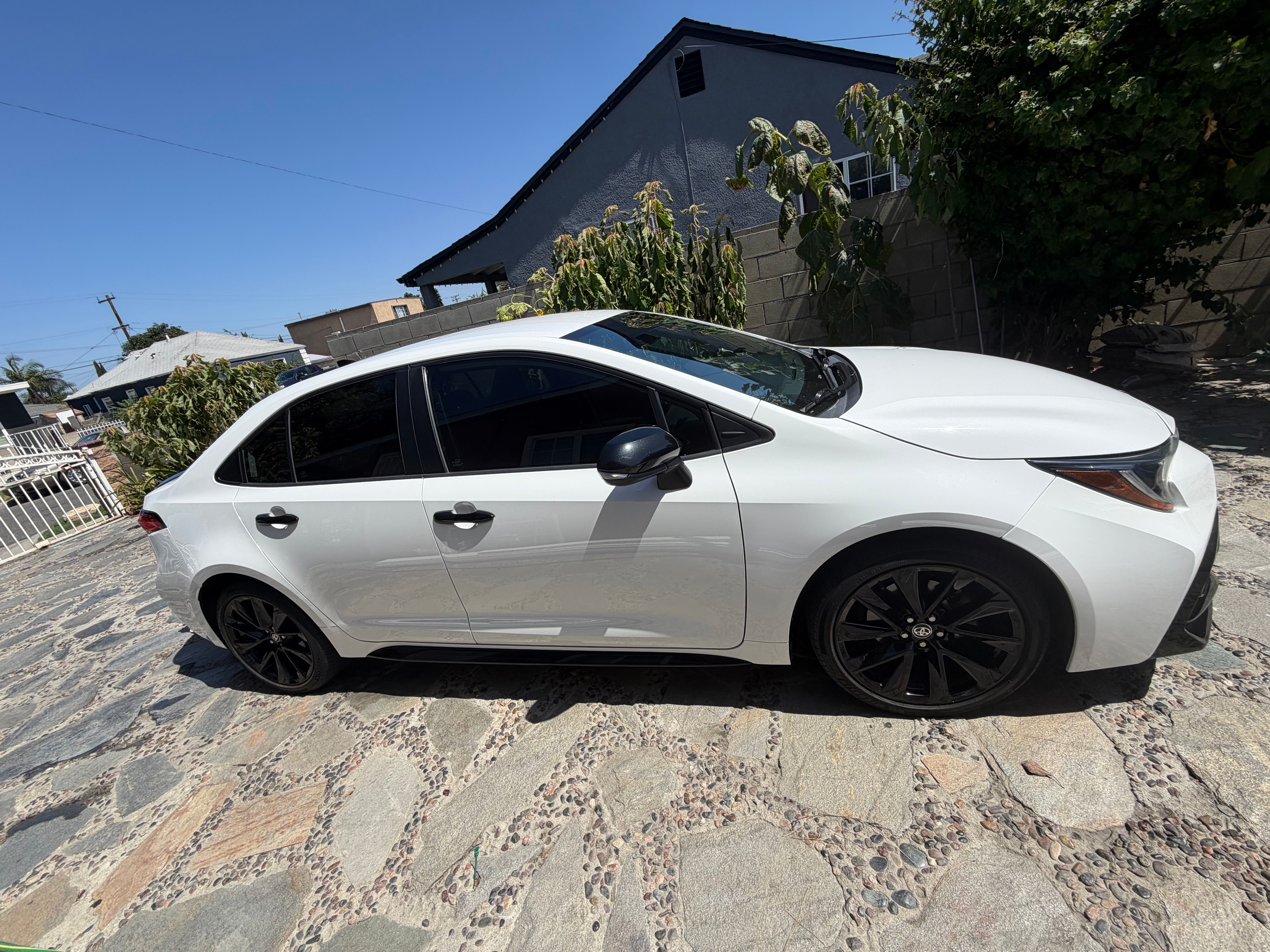 Used 2021 Toyota Corolla SE w/ Carpet Mat Package (TMS) FWD image 2