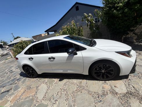 Used 2021 Toyota Corolla SE w/ Carpet Mat Package (TMS) FWD image 2