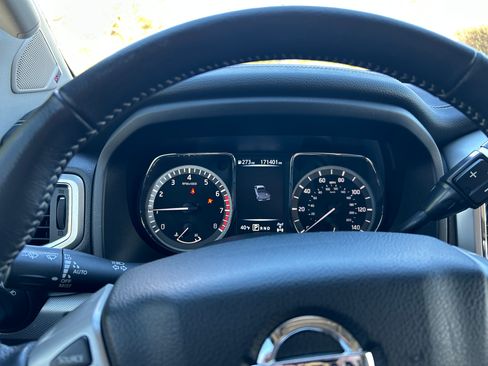 Used 2018 Nissan Titan PRO-4X image 17