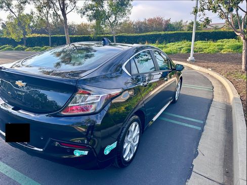 Used 2017 Chevrolet Volt Premier w/ Driver Confidence II Package image 9