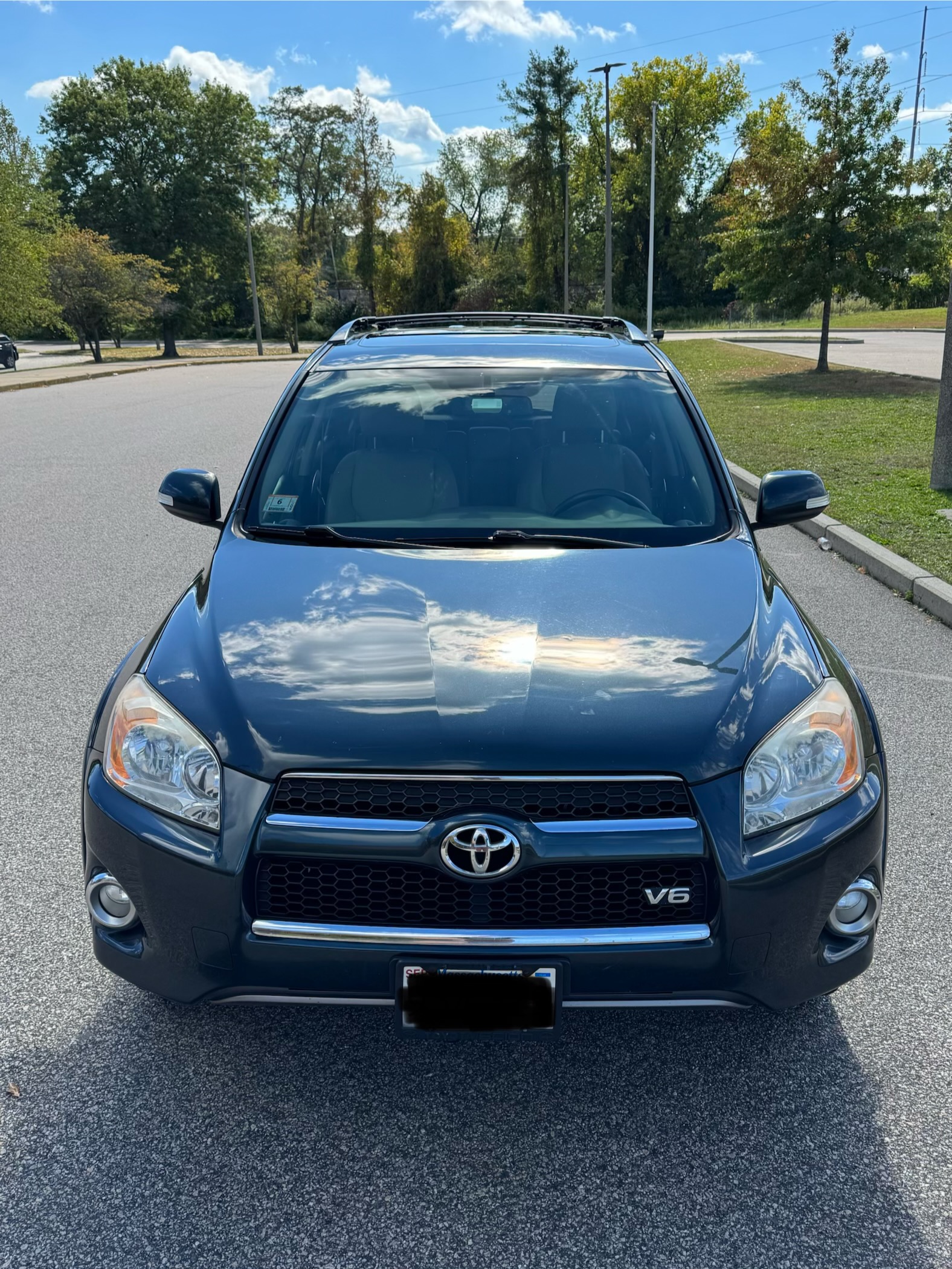 Used 2010 Toyota RAV4 Limited AWD/4WD image 5