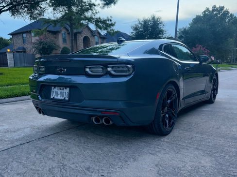 Used 2021 Chevrolet Camaro LT w/ RS Package RWD image 4