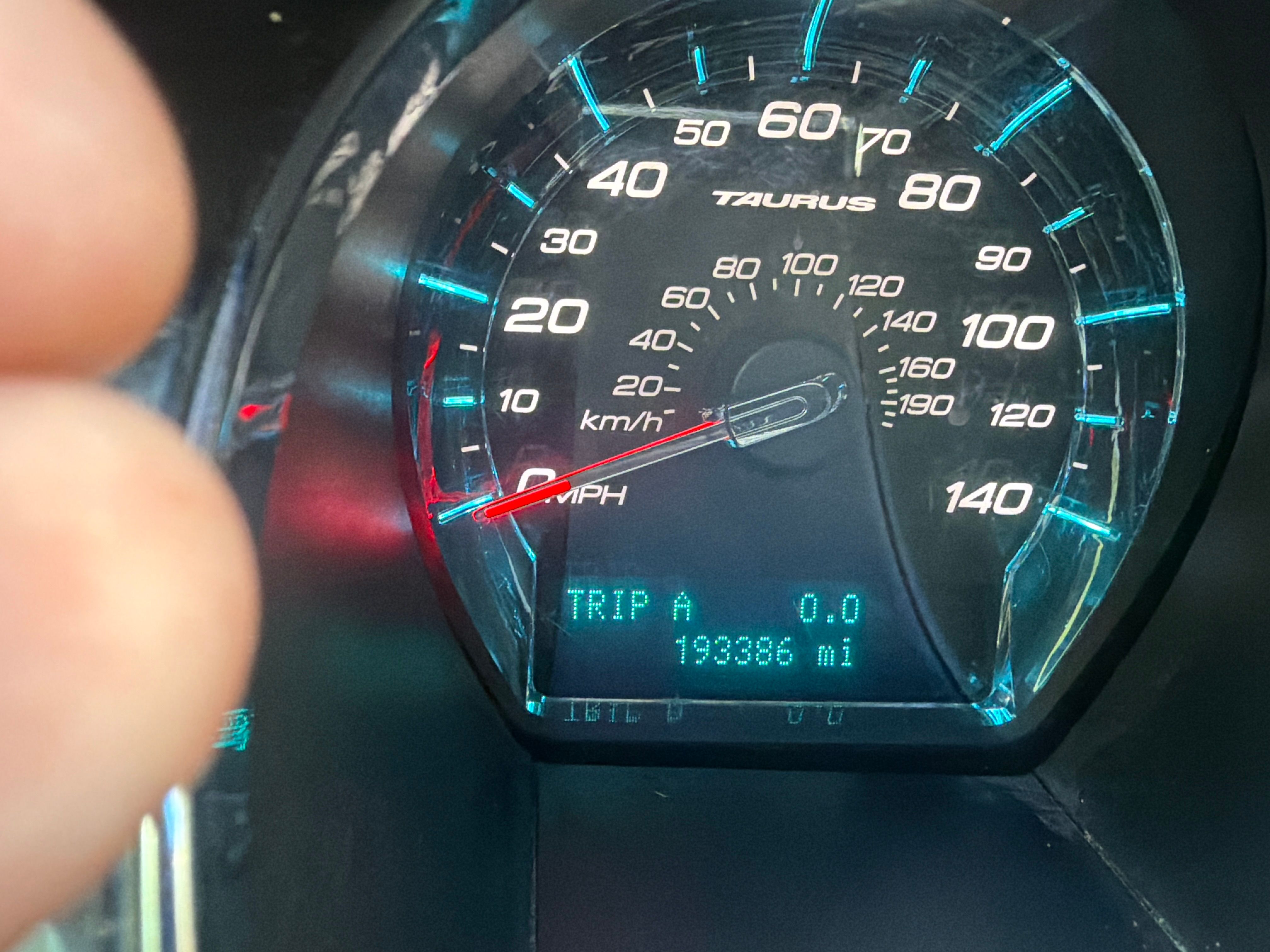 Used 2010 Ford Taurus Limited FWD image 7