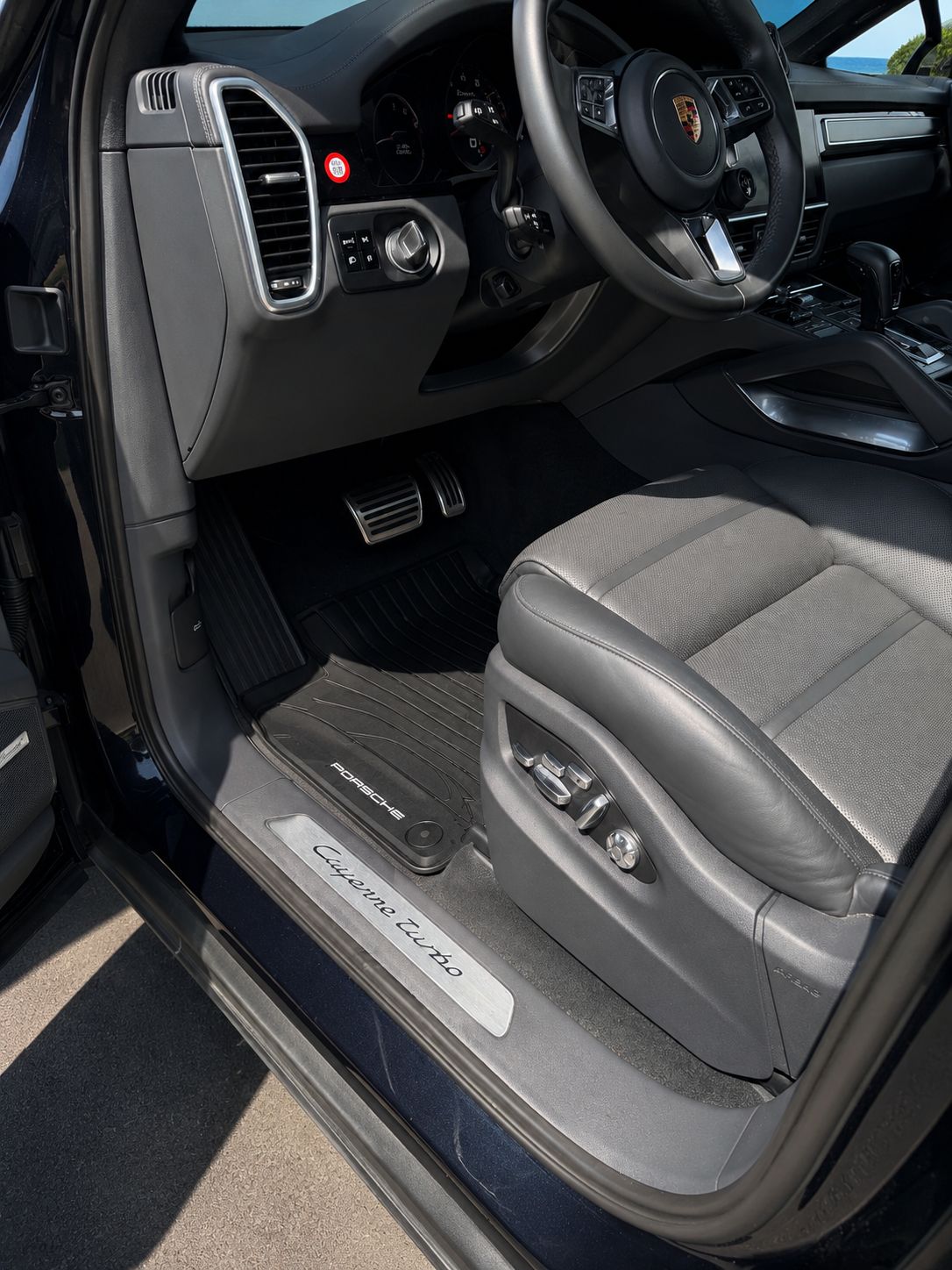 Used 2019 Porsche Cayenne Turbo AWD/4WD image 11