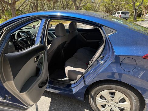 Used 2016 Hyundai Elantra SE image 12