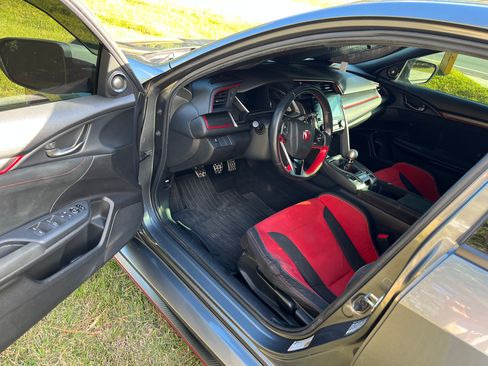 Used 2019 Honda Civic Type R image 11