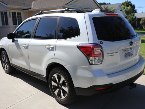 Used 2017 Subaru Forester 2.5i w/ Alloy Wheel Package AWD/4WD image 8