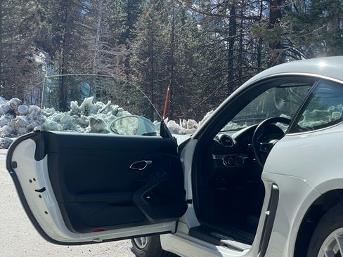 Used 2019 Porsche 718 Cayman image 29