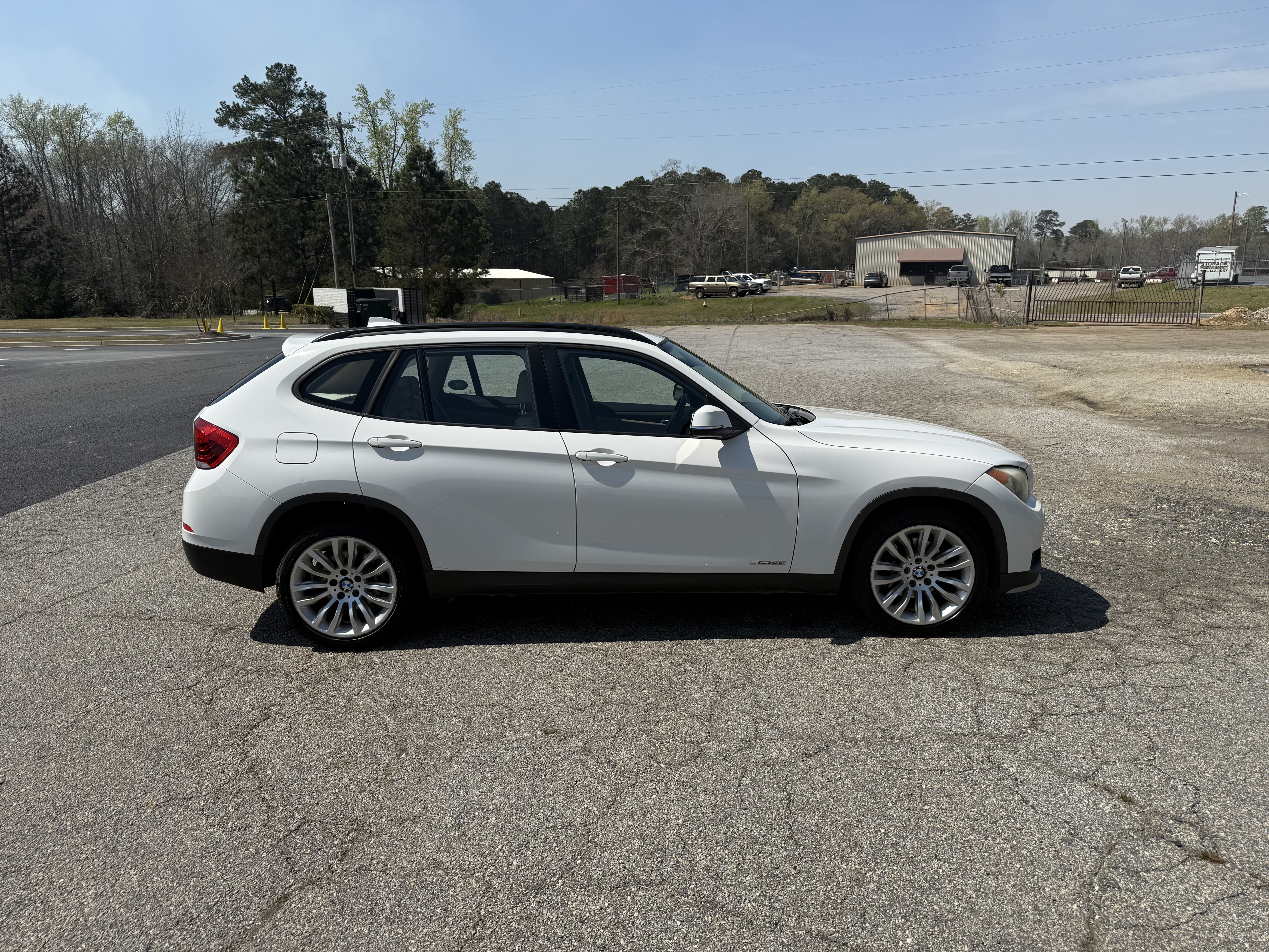 Used 2015 BMW X1 sDrive28i RWD image 1