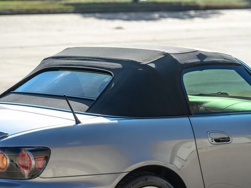 Used 2004 Honda S2000 image 25