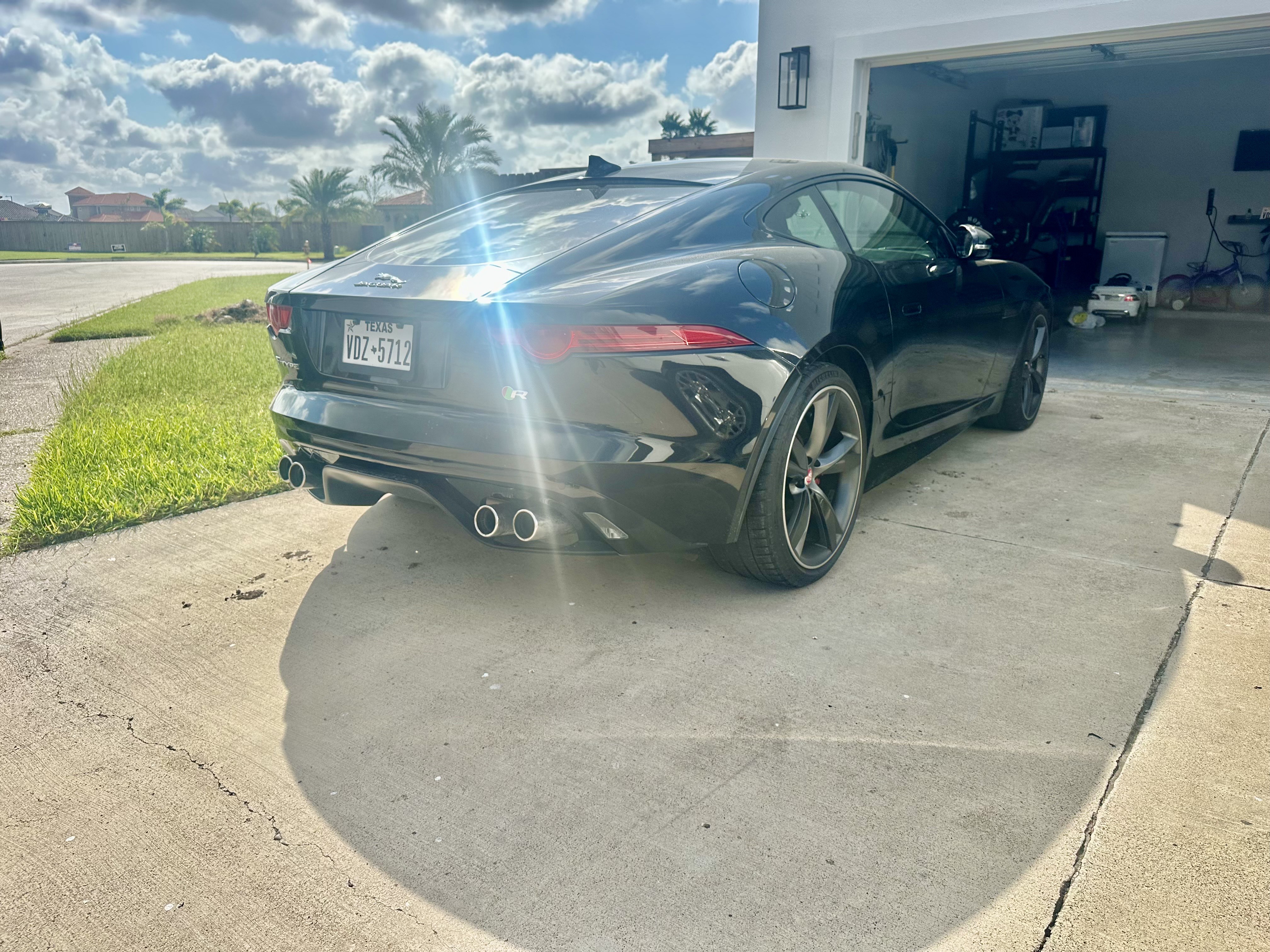Used 2015 Jaguar F-TYPE R RWD image 13