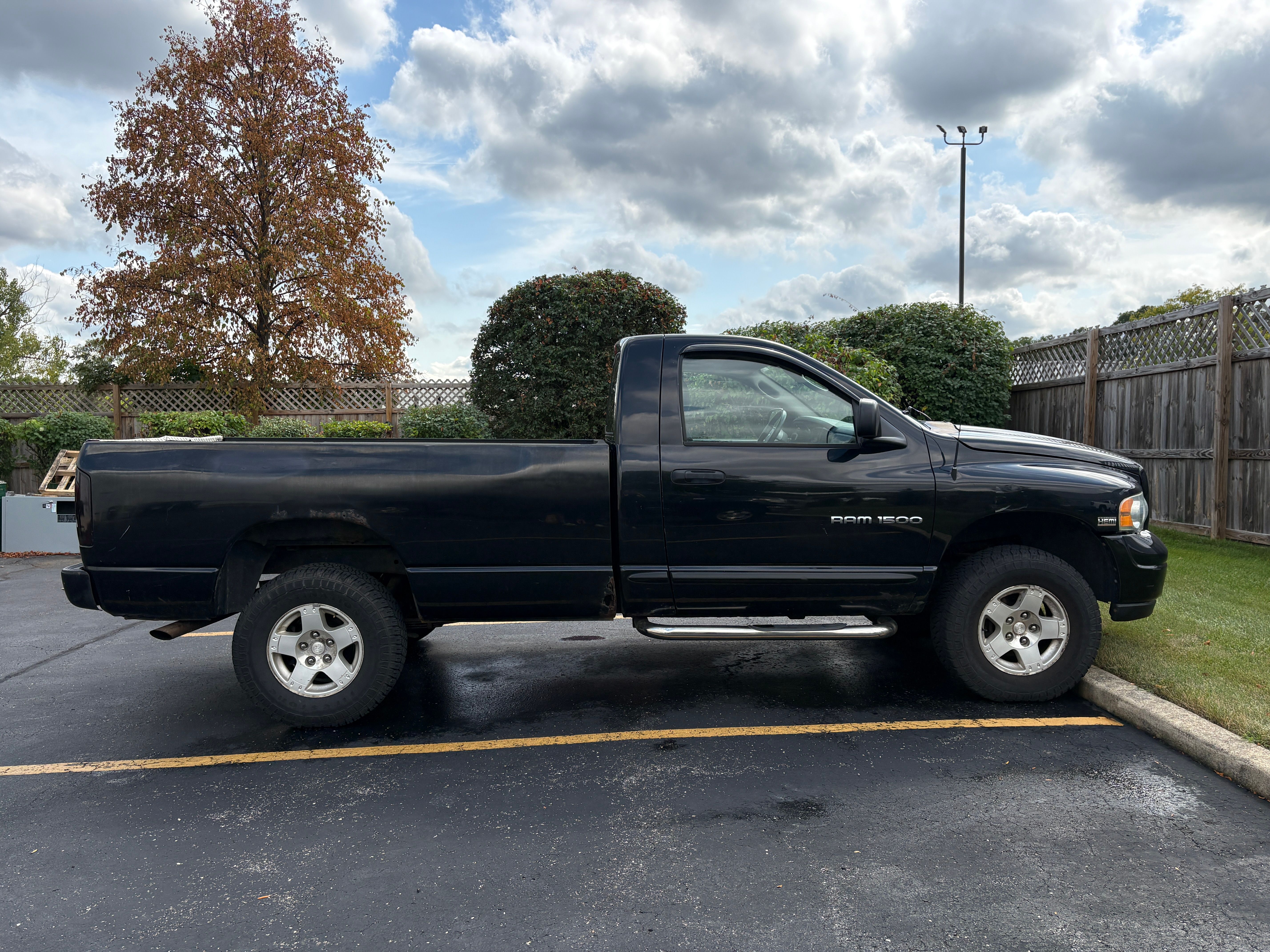 Used 2004 Dodge Ram 1500 Truck SLT w/ Sport Appearance Group AWD/4WD image 1