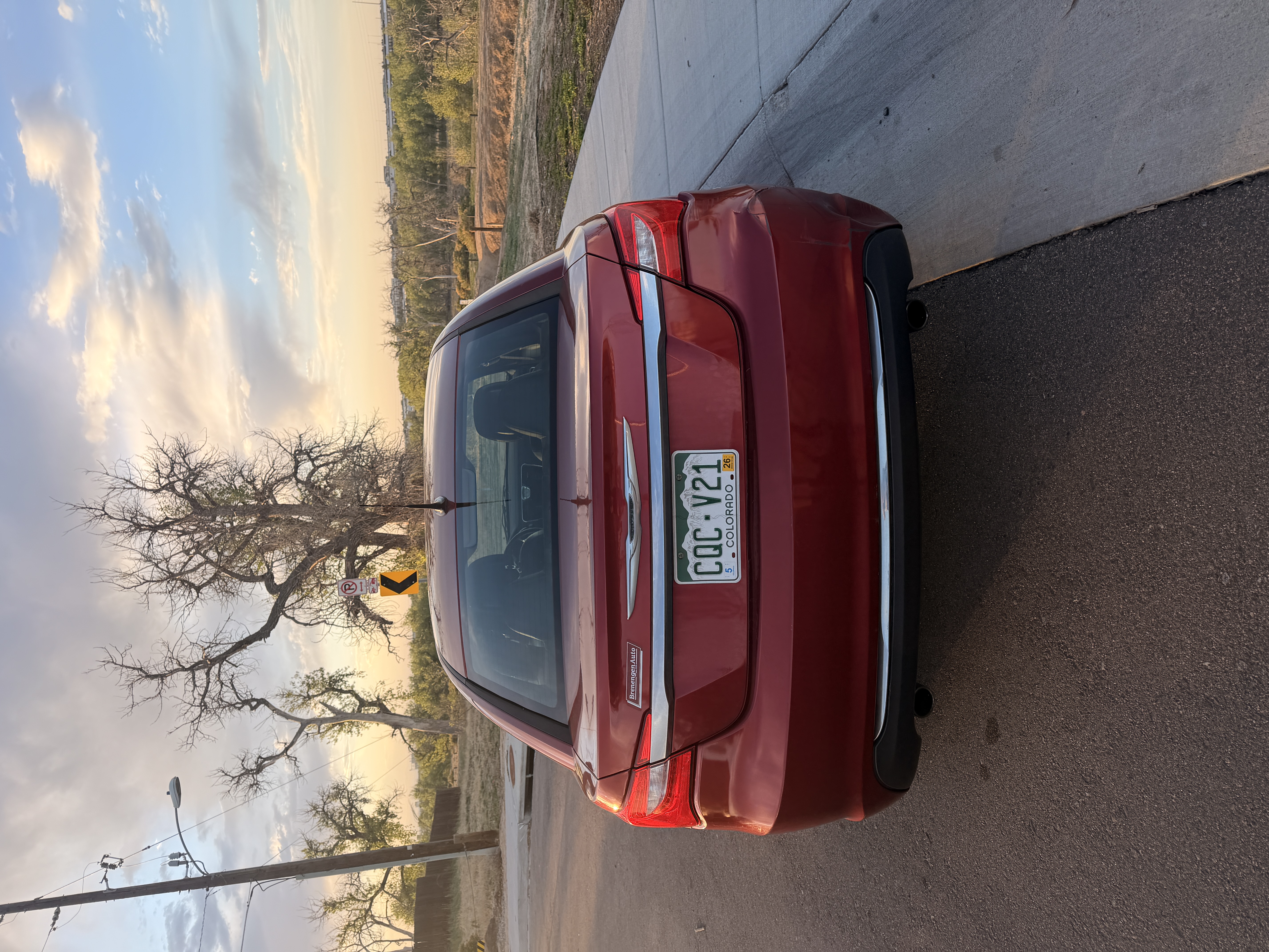 Used 2011 Chrysler 200 Limited FWD image 5