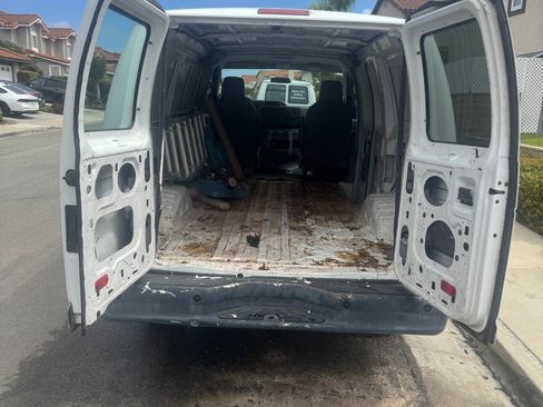 Used 2011 Ford E-150 and Econoline 150 RWD image 6