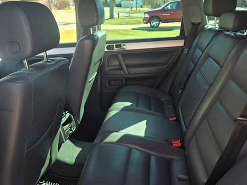 Used 2008 Volkswagen Touareg V6 image 8