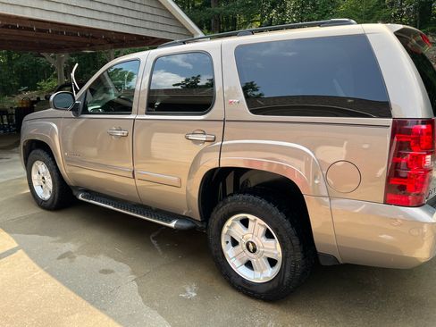 Used 2007 Chevrolet Tahoe LT w/ LT Preferred Equipment Group AWD/4WD image 6