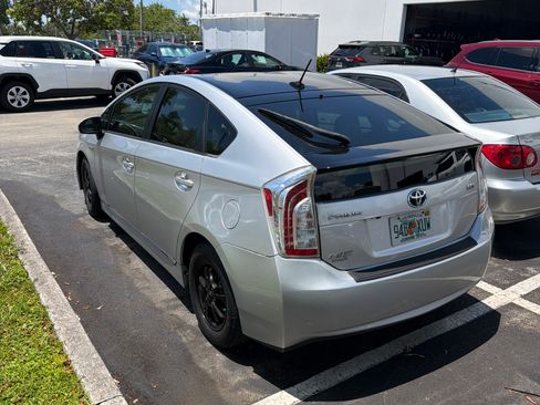 Used 2012 Toyota Prius Three FWD image 11