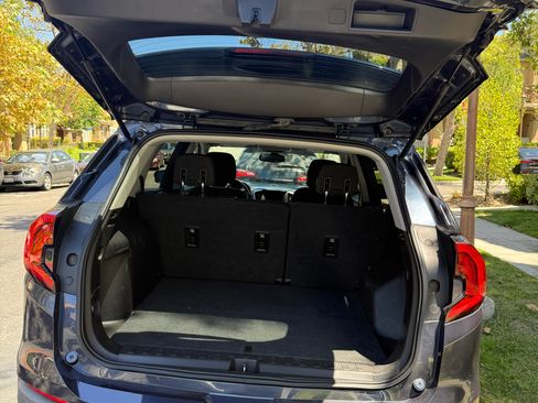 Used 2018 GMC Terrain SLE FWD image 8