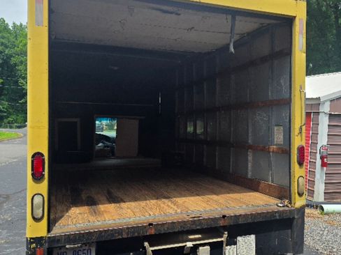 Used 1998 Ford E-350 and Econoline 350 RWD image 5