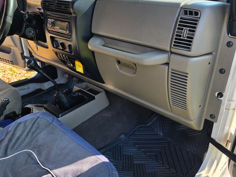 Used 2005 Jeep Wrangler X w/ Tire & Wheel Group (Ecco) image 9