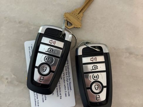 Used 2022 Ford Expedition Max Limited image 18