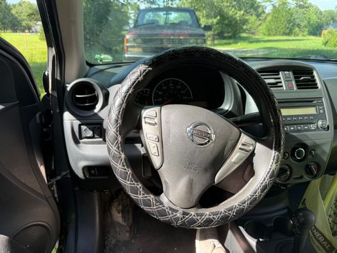 Used 2016 Nissan Versa S Plus FWD image 13