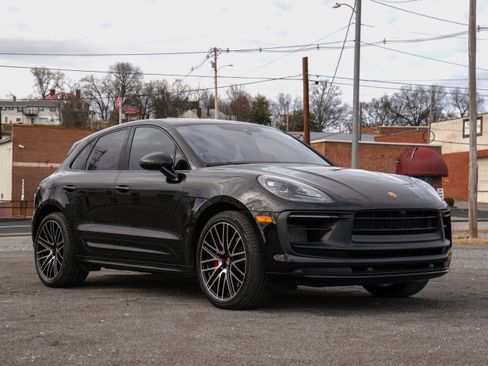 Used 2022 Porsche Macan GTS image 1