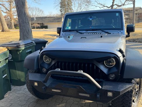 Used 2018 Jeep Wrangler Unlimited Sport S image 1