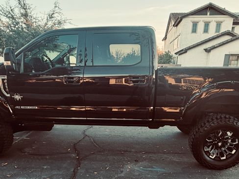 Used 2019 Ford F250 Lariat w/ Lariat Ultimate Package image 2