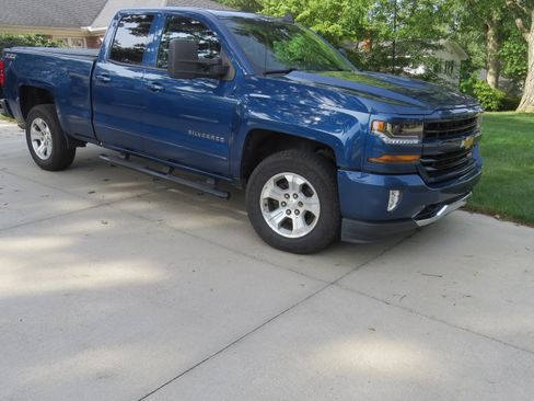 Used 2017 Chevrolet Silverado 1500 LT w/ All Star Edition AWD/4WD image 13