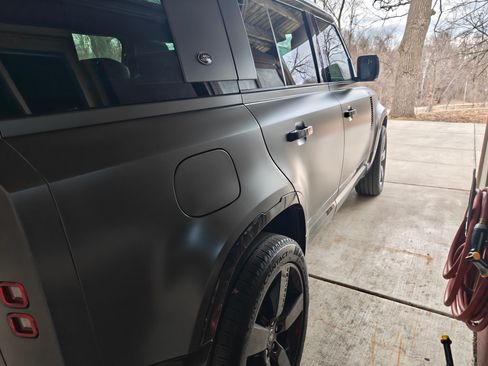 Used 2023 Land Rover Defender 110 X-Dynamic SE image 19