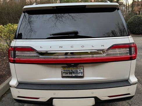 Used 2019 Lincoln Navigator Reserve image 8