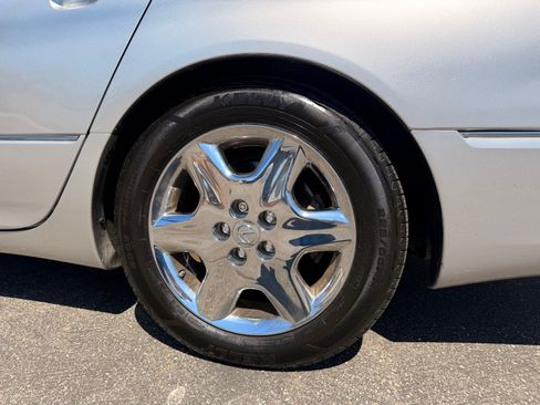 Used 2004 Lexus LS 430 RWD image 11