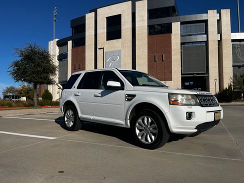 Used 2013 Land Rover LR2 HSE image 5