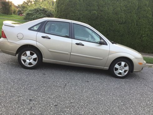 Used 2007 Ford Focus SES FWD image 4